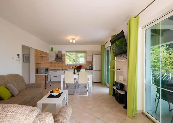 Pia By Briskva Willa