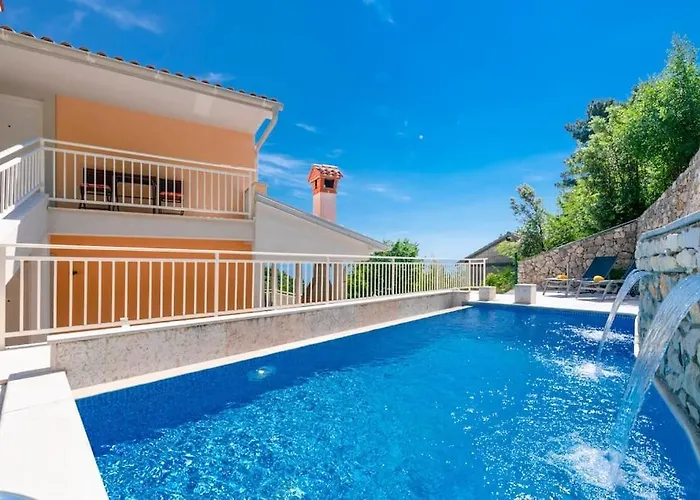 Pia By Briskva Willa *