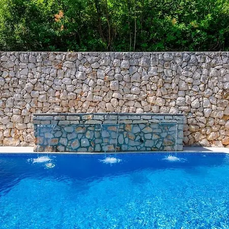 فيلة Pia By Briskva