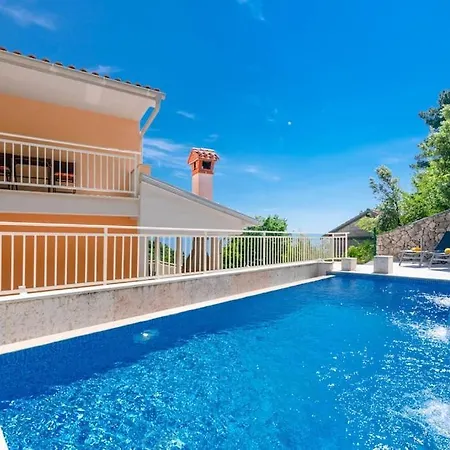 Pia By Briskva فيلة *